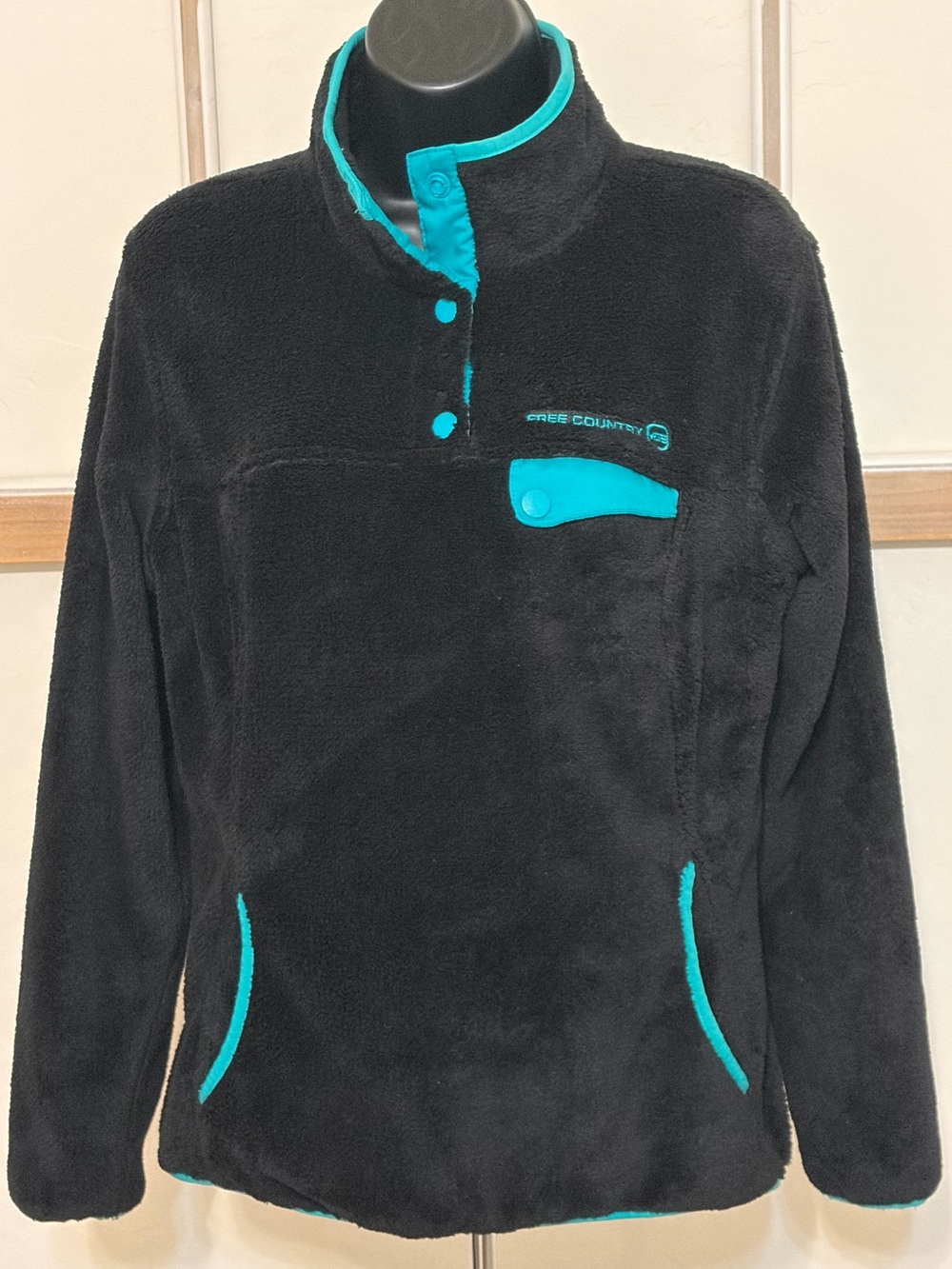 Free Country Black Fleece Pullover with Teal Accents
